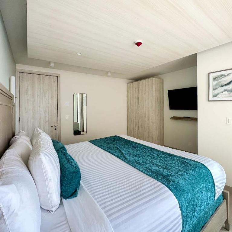 Paradise Found Luxe 2BR Condo in Iconic Location - Apartamento - 35