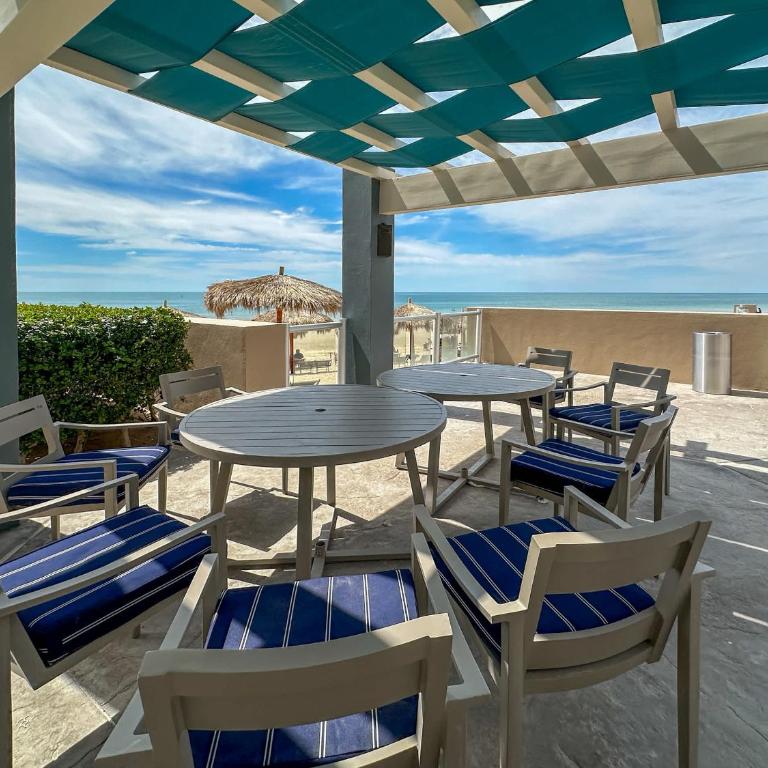 Paradise Found Luxe 2BR Condo in Iconic Location - Apartamento - 78