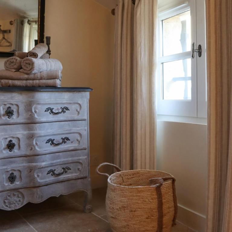 La Grande Bourgade-Authentique Maison en Pierre avec Terrasse Climatisation au Cœur d'Uzès - Appartement 2 Chambres - 17