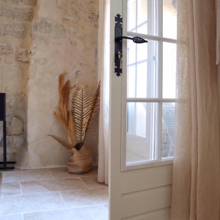 La Grande Bourgade-Authentique Maison en Pierre avec Terrasse Climatisation au Cœur d'Uzès - Appartement 2 Chambres - 9