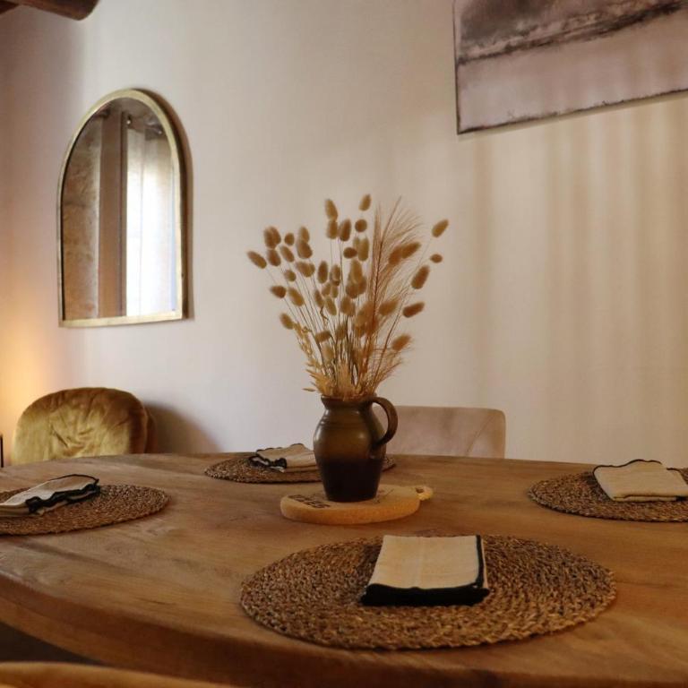 La Grande Bourgade-Authentique Maison en Pierre avec Terrasse Climatisation au Cœur d'Uzès - Appartement 2 Chambres - 38