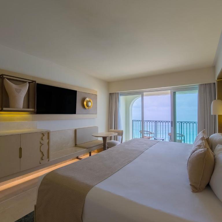 Grand Park Royal Cancun - All Inclusive - Premier Superior Ocean Front - 1