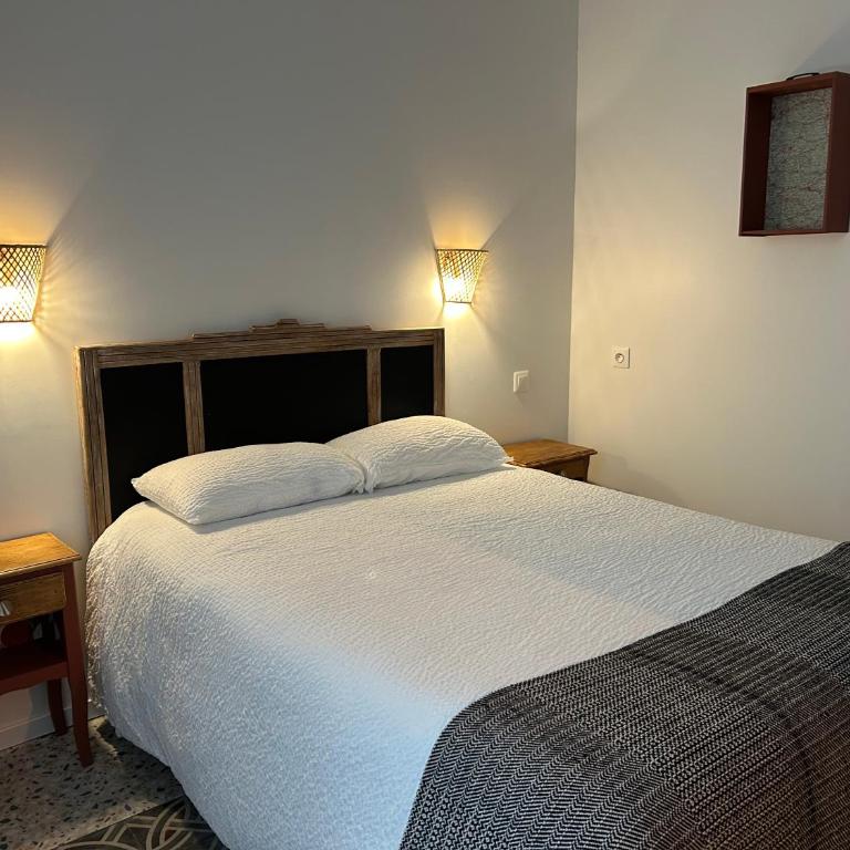 Hotel de France - Chambre Quadruple avec Baignoire - 1