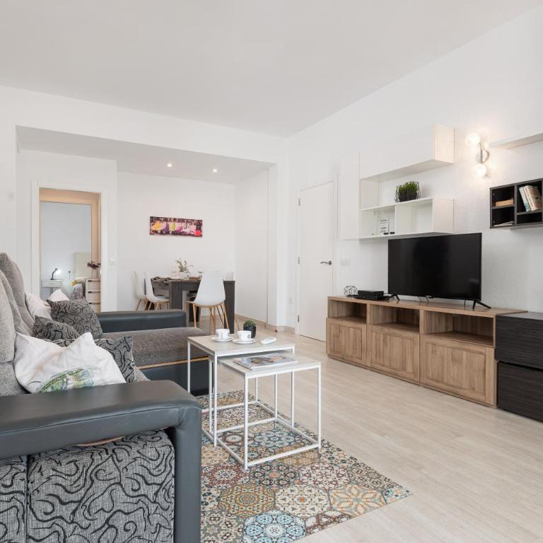 Apartment Xara Torres, at the Beach of Alcudia - Three-Bedroom Apartment - 12