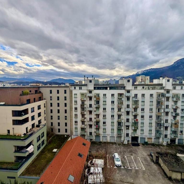 80 m2 - 8th Floor with Free Parking - 5 guests - Appartement 2 Chambres - 11