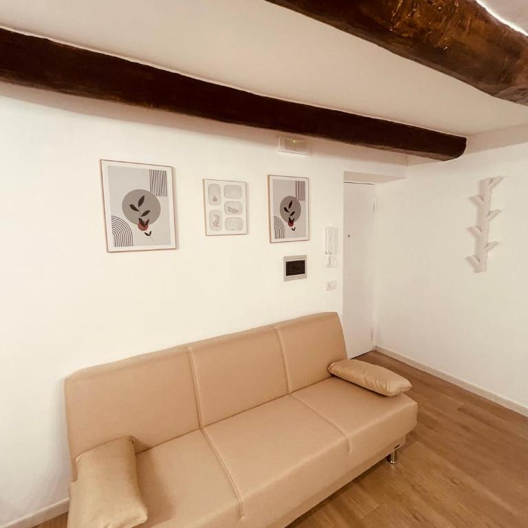 LA Dimora di Piazza Bellini - Apartment - 10