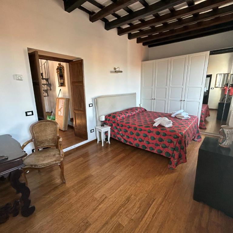 Trastevere Penthouse amazing terrace - Two-Bedroom Apartment - 12