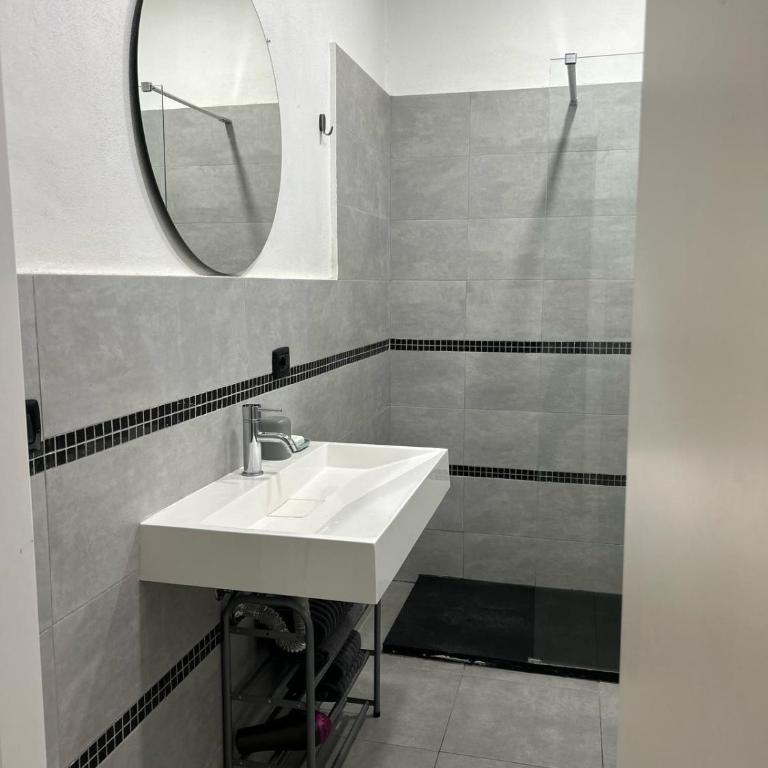 Appartamento nuovo a 1 minuto dal porto - One-Bedroom Apartment - 16