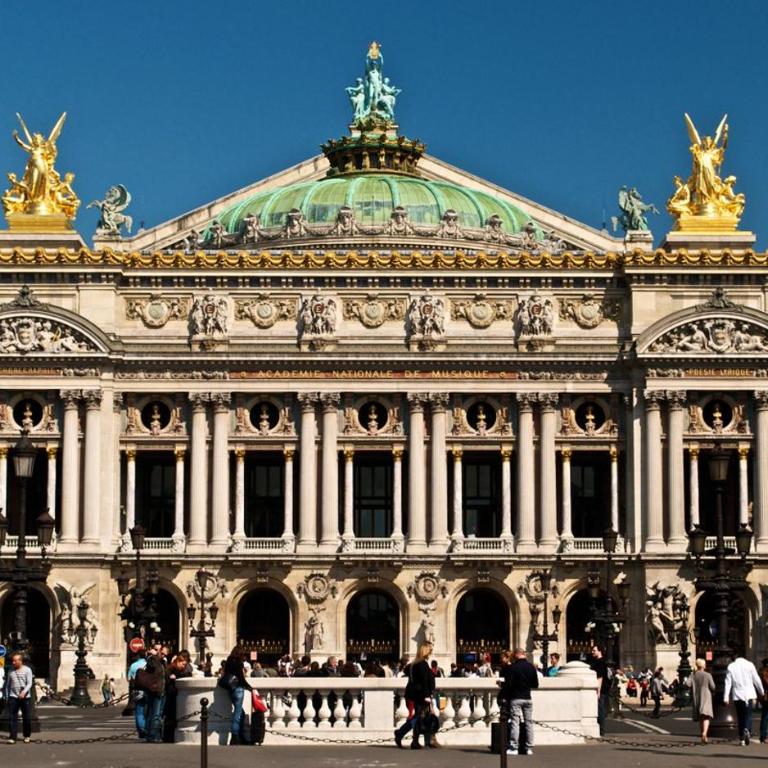 PLACE VENDOME 1 BR AND 1 BA - up to 4 people - WITH AIR CONDITIONNING - One-Bedroom Apartment - 3