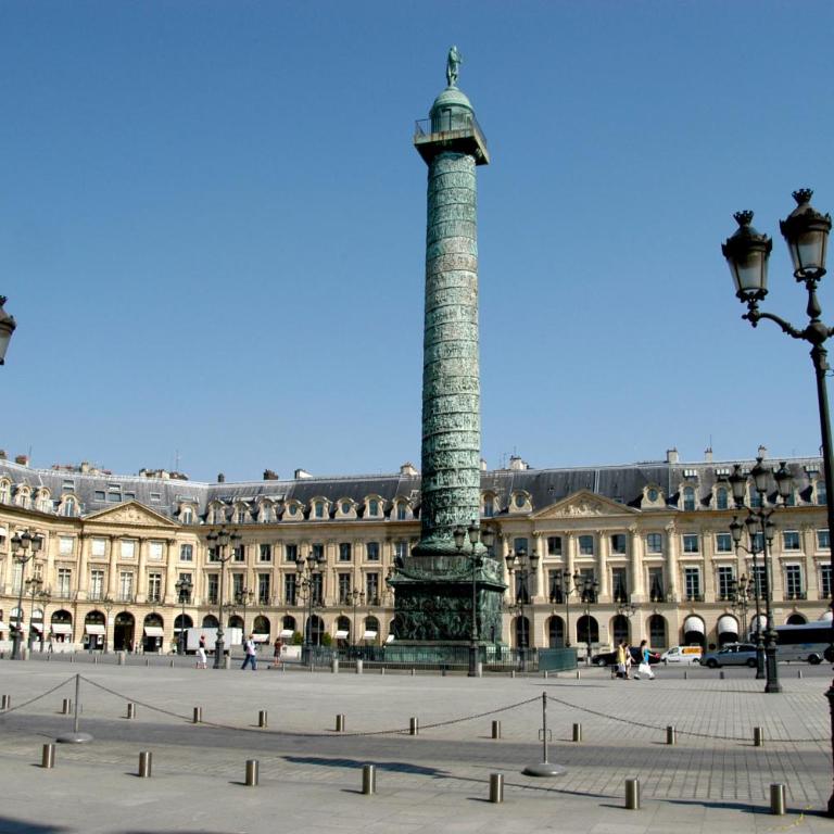 PLACE VENDOME 1 BR AND 1 BA - up to 4 people - WITH AIR CONDITIONNING - One-Bedroom Apartment - 2