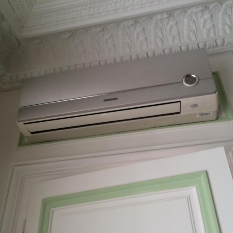 PLACE VENDOME 1 BR AND 1 BA - up to 4 people - WITH AIR CONDITIONNING - One-Bedroom Apartment - 20