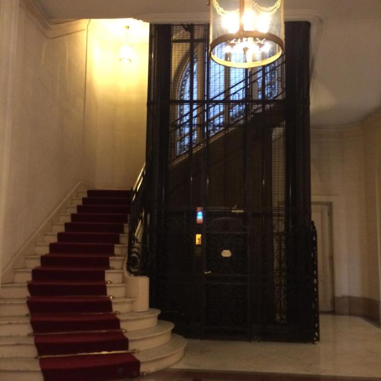 PLACE VENDOME 1 BR AND 1 BA - up to 4 people - WITH AIR CONDITIONNING - One-Bedroom Apartment - 7