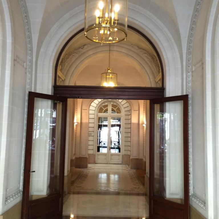 PLACE VENDOME 1 BR AND 1 BA - up to 4 people - WITH AIR CONDITIONNING - One-Bedroom Apartment - 5