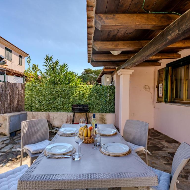5min dalla Spiaggia La Cinta - Villetta Elegante a San Teodoro - Appartamento con 2 Camere da Letto - 1