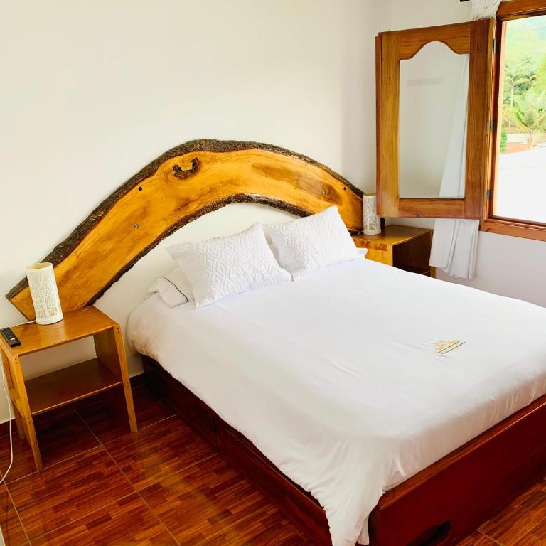 Hospedaje Vista Hermosa Salento - Habitación Doble con vistas a la montaña - 3