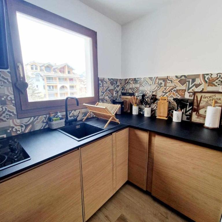 Magnifique appartement 6p balcon, garage Pontillas - Appartement 3 Chambres - 7