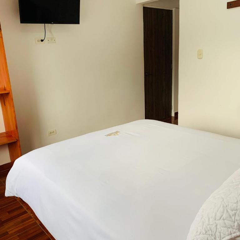 Hospedaje Vista Hermosa Salento - Habitación Doble con vistas a la montaña - 6