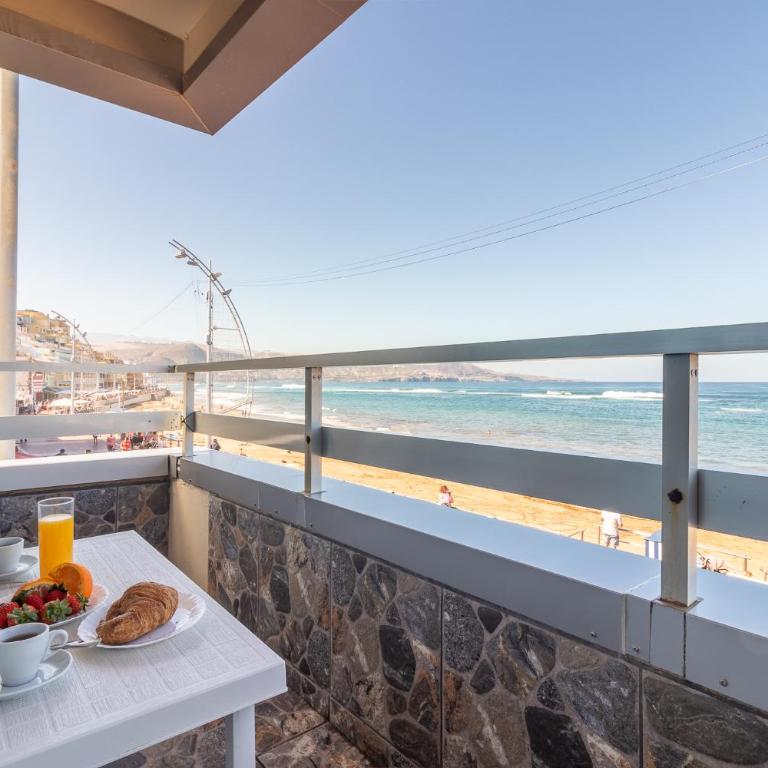 Seafront Terrace Apartment Las Canteras - Two-Bedroom Apartment - 9