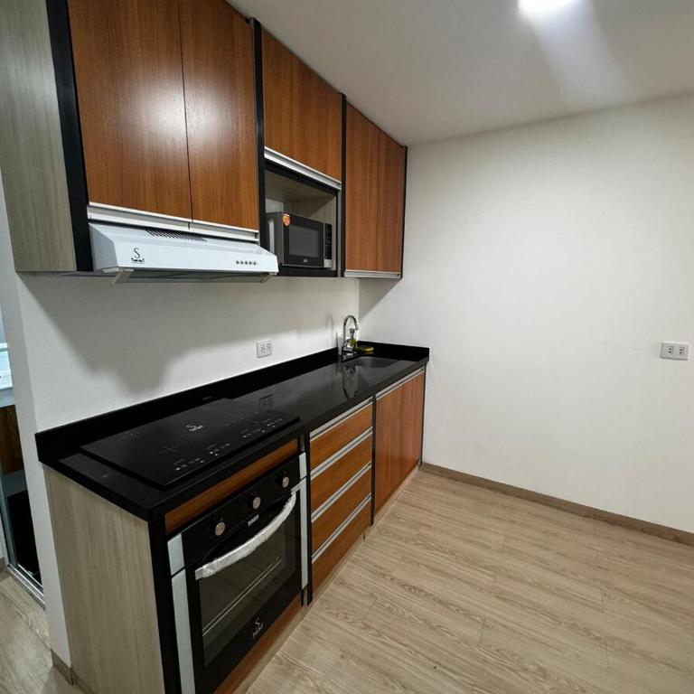 DPTTOS cerca del Ventura Mall y Equipetrol WiFI Pool Coozy - Apartamento de 2 dormitorios con balcón y terraza - 20