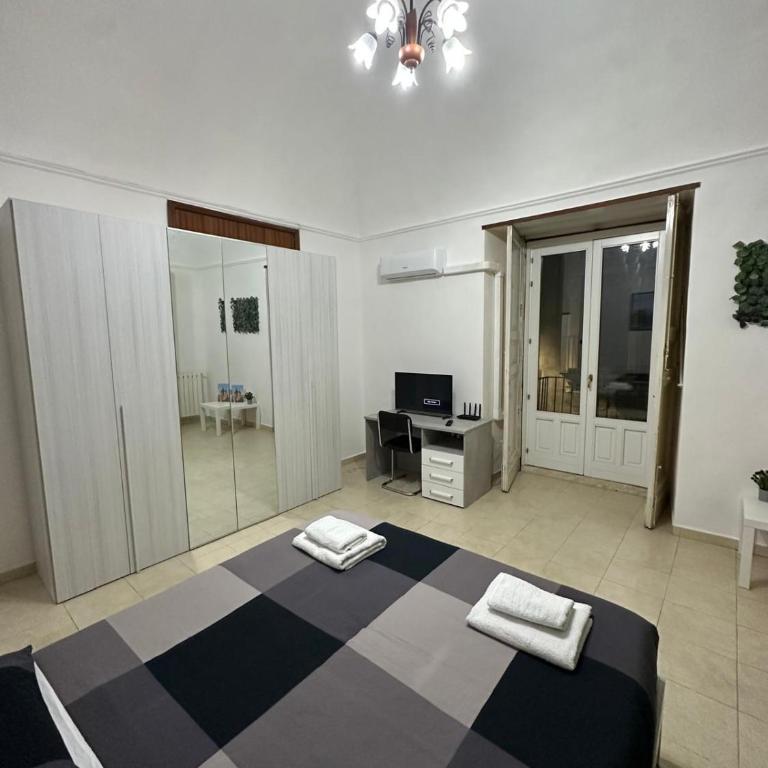 Agata House - Standard Double Room with Shared Bathroom - 5