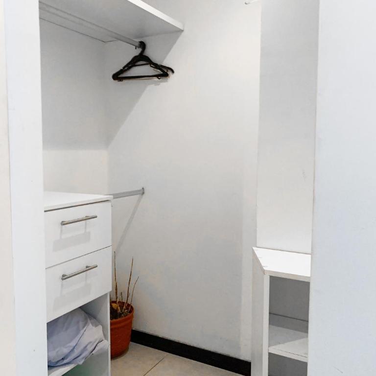 Suite vista al rio desde piso alto parking - One-Bedroom Apartment with River View - 8