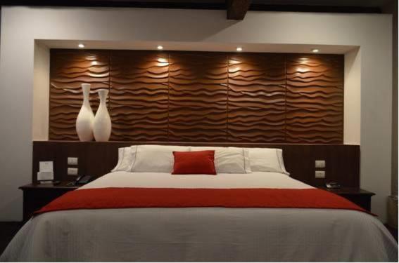 Radisson Hotel Tapatio Guadalajara Aeropuerto - Suite con cama extragrande y vistas a la ciudad - No fumadores - 2