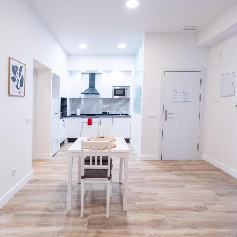 ABC Apartments Estación Sur - One-Bedroom Apartment - 16