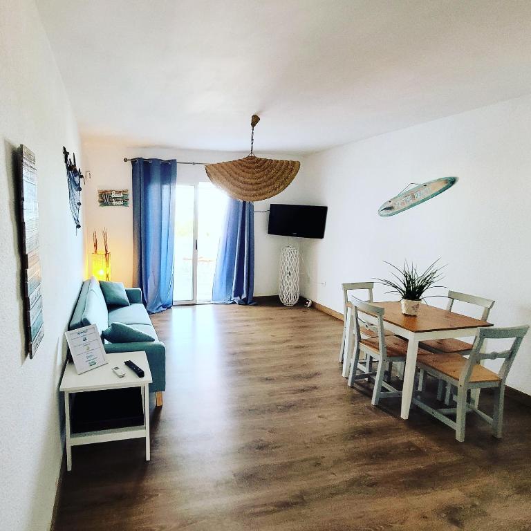 NEPTUNITO: Primera línea con Piscina - Apartamento de 2 dormitorios - 3