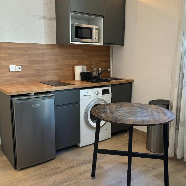 Suite Lyon Coeur Monplaisir - One-Bedroom Apartment - 4