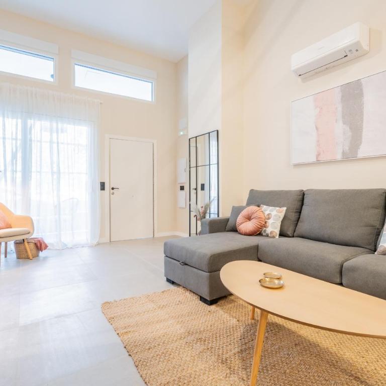 Loft HomeValencia - Three-Bedroom Apartment - 2