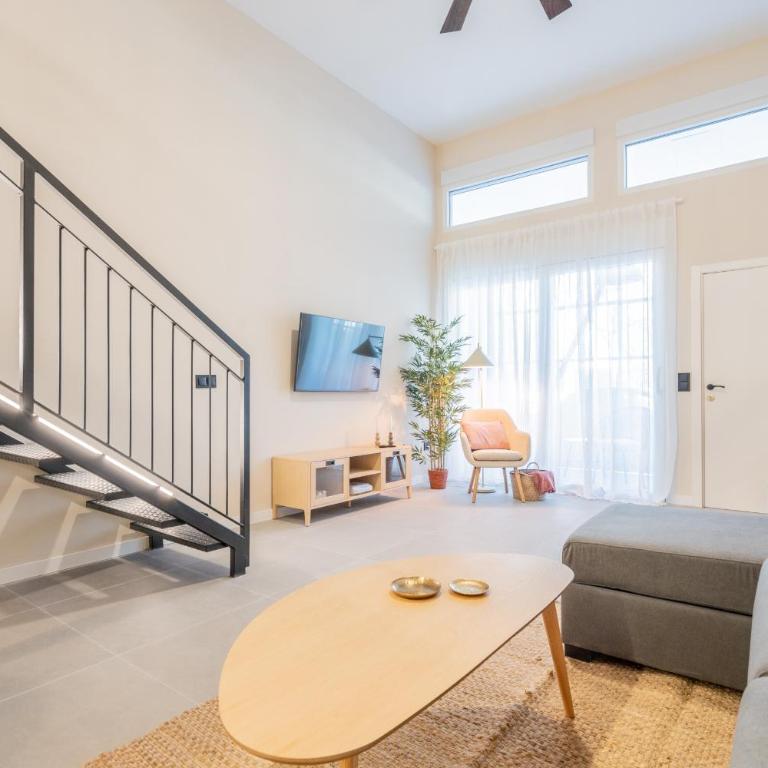 Loft HomeValencia - Three-Bedroom Apartment - 9