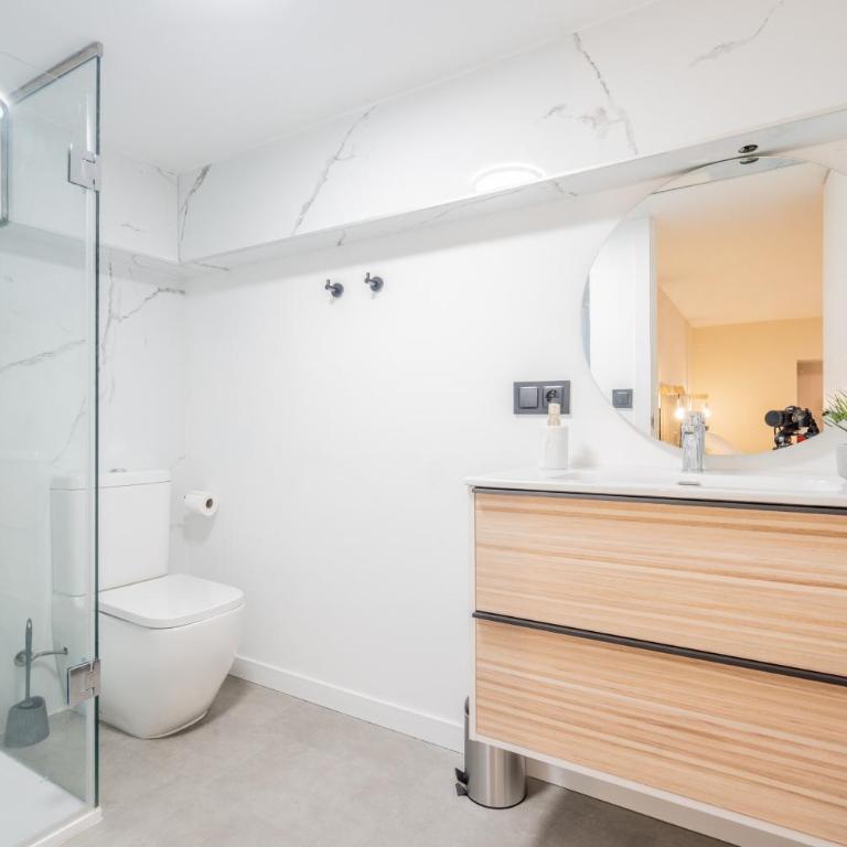 Loft HomeValencia - Three-Bedroom Apartment - 26