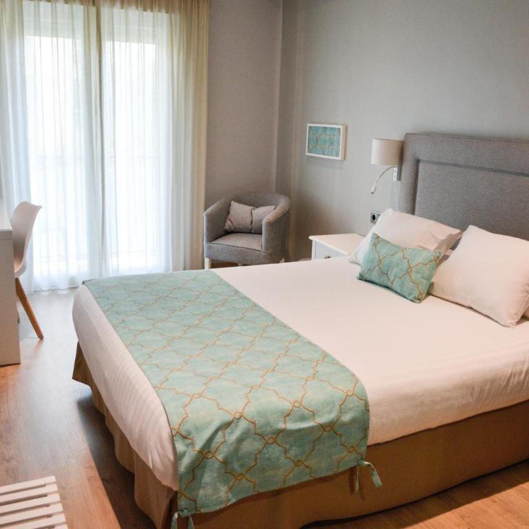 Hotel Costasol - Habitación Doble Estándar con vistas a la ciudad - 3
