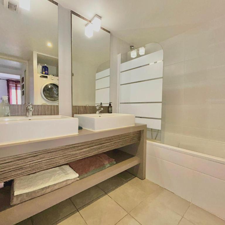 Le 13OR - Appartement de charme en plein centre ville avec parking et jolie terrasse - Panier Joliette Vieux Port - Appartement 2 Chambres - 15