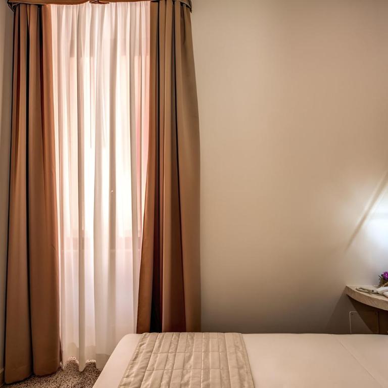 Colosseo Accomodation Room Guest House - Camera Tripla Deluxe - 2