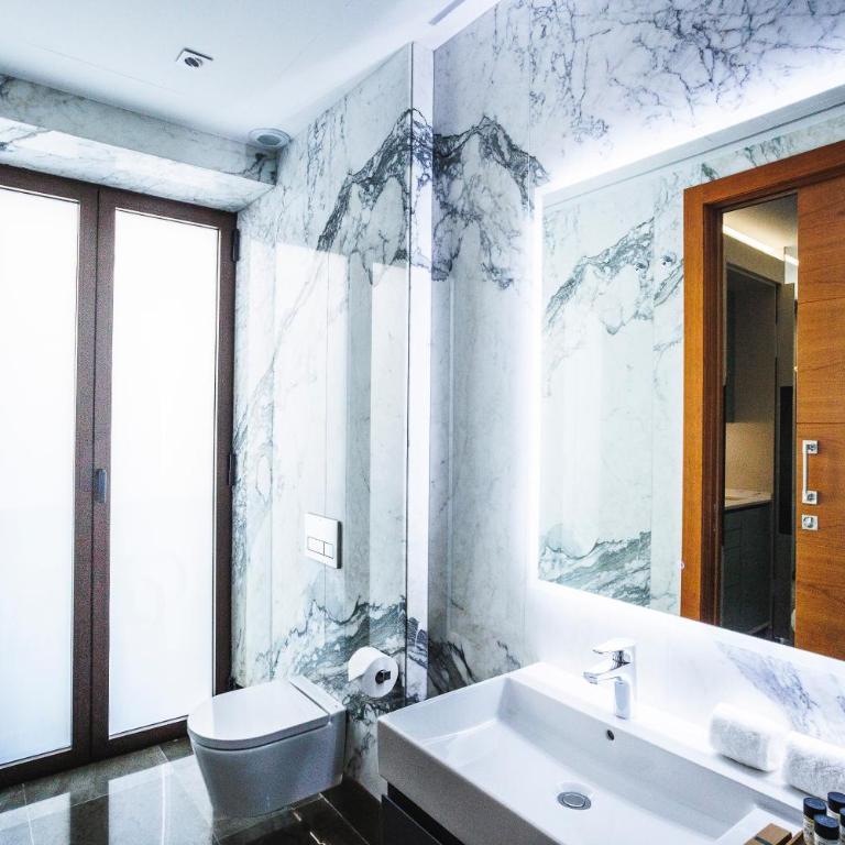 Corral del Carbón GG Luxury Hotel Boutique - One-Bedroom Premium Apartment - 5