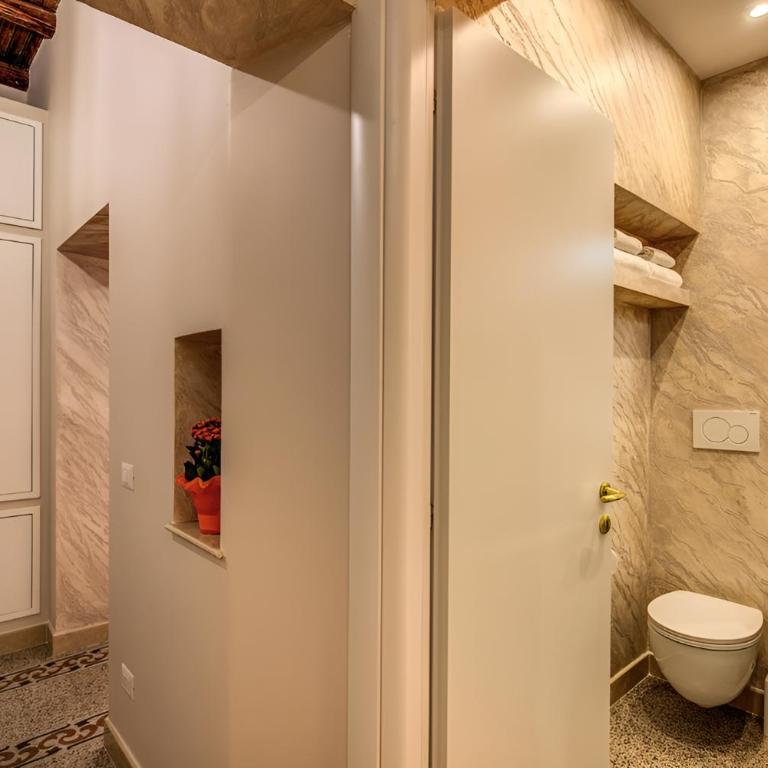 Colosseo Accomodation Room Guest House - Camera Tripla Deluxe - 8