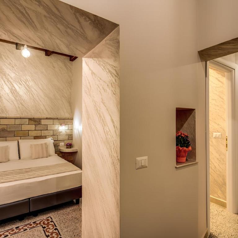 Colosseo Accomodation Room Guest House - Camera Tripla Deluxe - 1