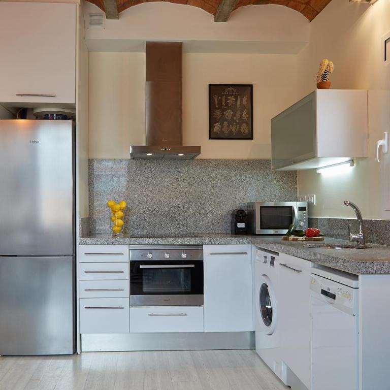 BBarcelona Sagrada Familia Flats - Two-Bedroom Apartment with Terrace - 10