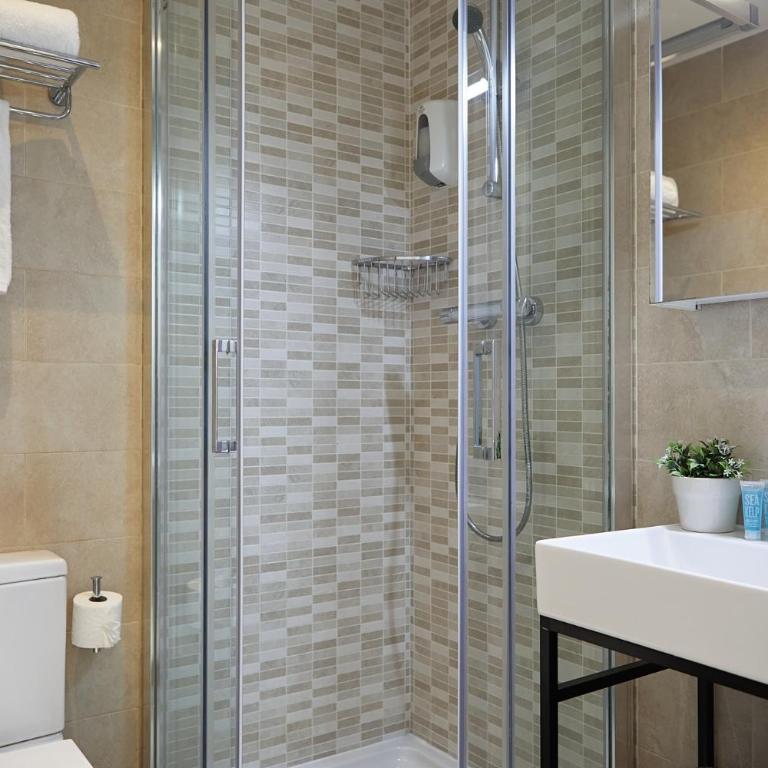 BBarcelona Sagrada Familia Flats - Two-Bedroom Apartment with Terrace - 21