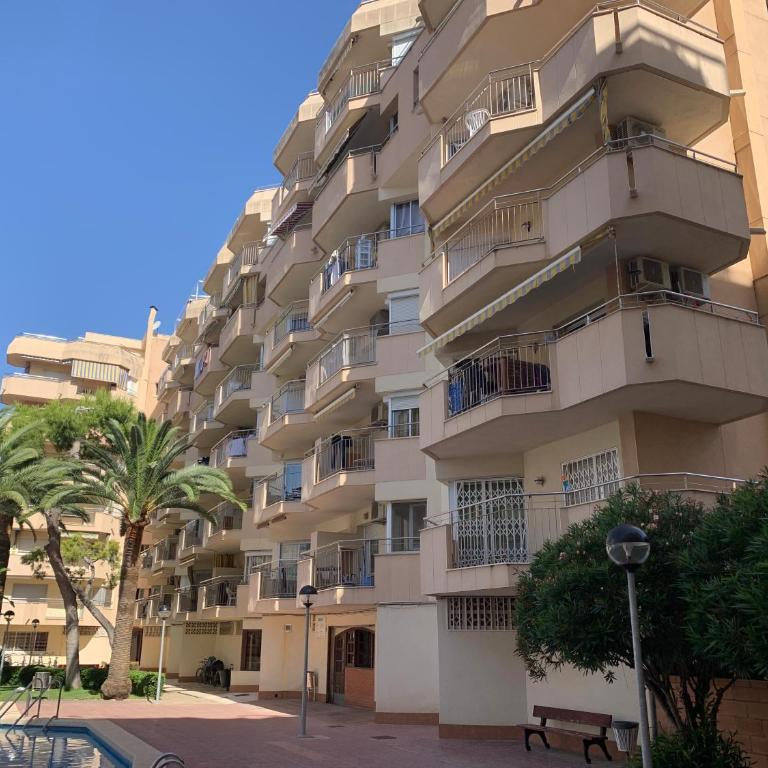 M10 Salou apartaments - One-Bedroom Apartment with Pool View - 2