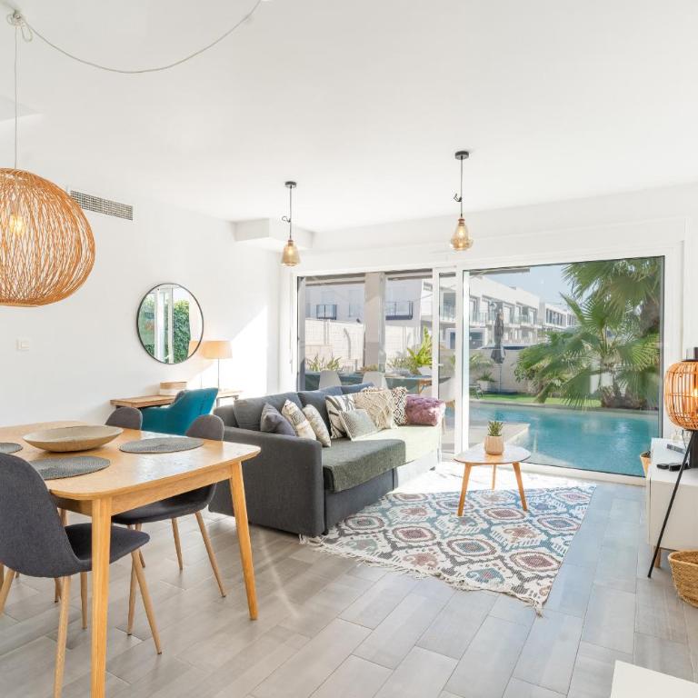 Azure Escape Villa, Gran Alacant by United Renters - Chalet - 24