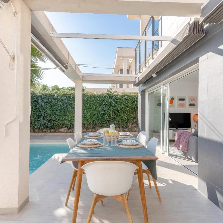 Azure Escape Villa, Gran Alacant by United Renters - Chalet - 31