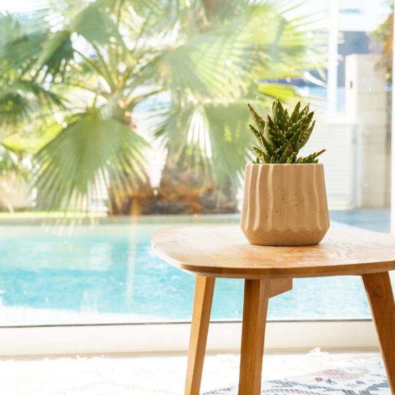 Azure Escape Villa, Gran Alacant by United Renters - Chalet - 35