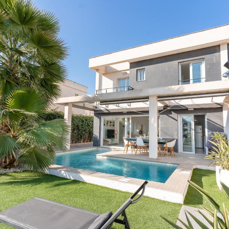 Azure Escape Villa, Gran Alacant by United Renters - Chalet - 42