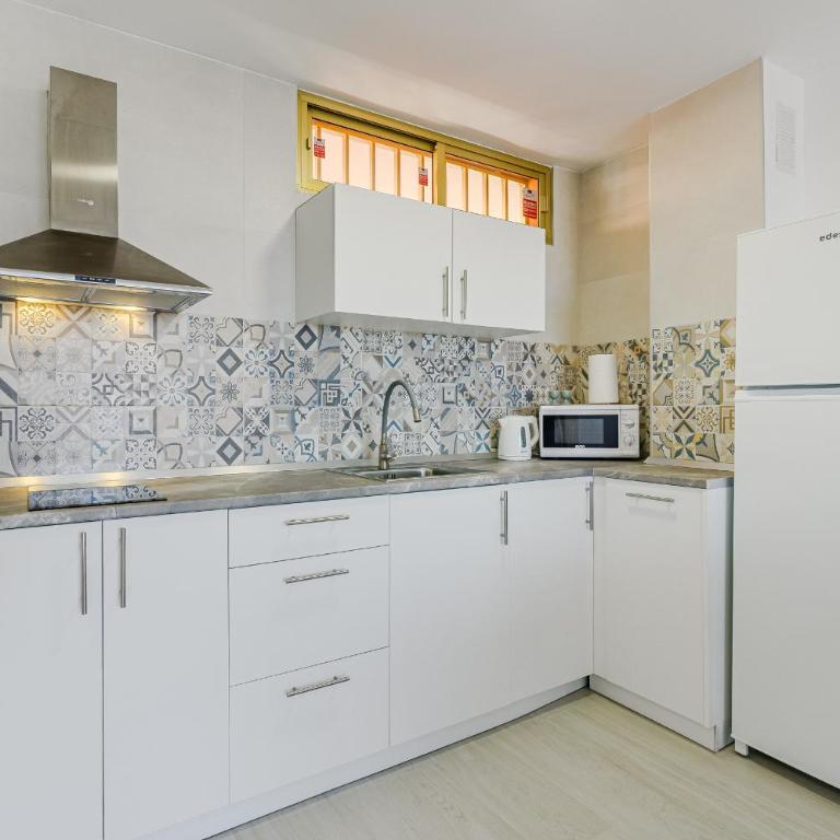 Penthouse Pool Los Cristianos Beach - Apartamento de 1 dormitorio - 13
