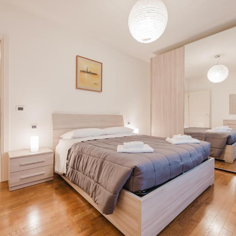 Lucrezia Suite - 10 min from Venice & Free Parking - Two-Bedroom Apartment - 1