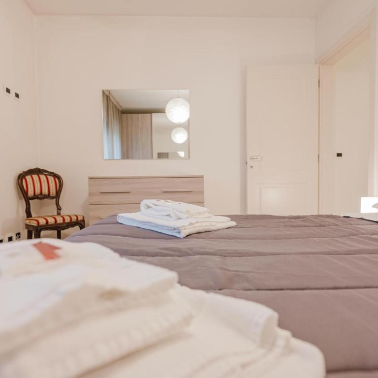 Lucrezia Suite - 10 min from Venice & Free Parking - Two-Bedroom Apartment - 20