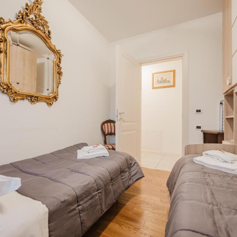 Lucrezia Suite - 10 min from Venice & Free Parking - Two-Bedroom Apartment - 13