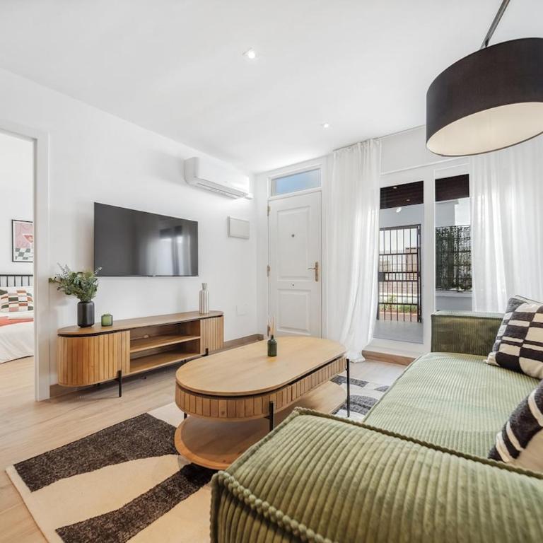 Charming & Modern 4BR Apartment - Apartment - 5